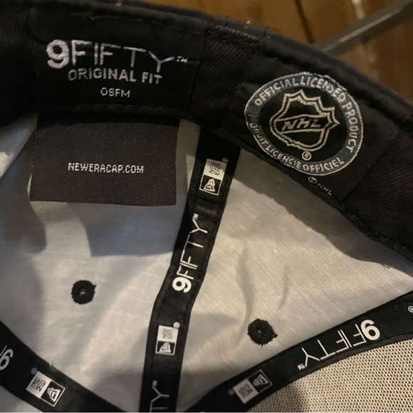 Red wings hat - Picture 9 of 12